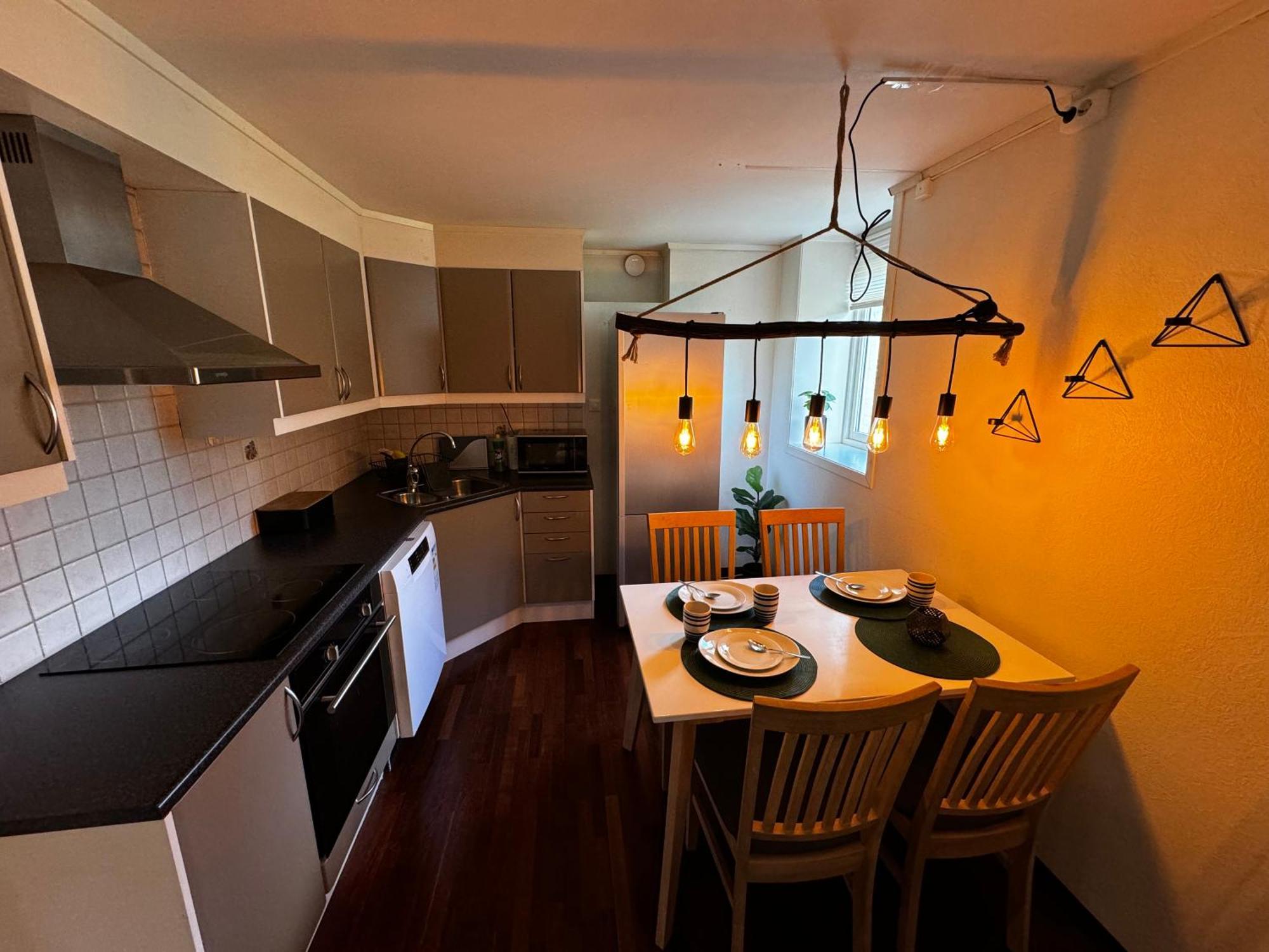 Central, 2 Bedroom, Free Parking Тромсе Екстер'єр фото